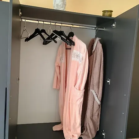 Decent Cozy Apartman