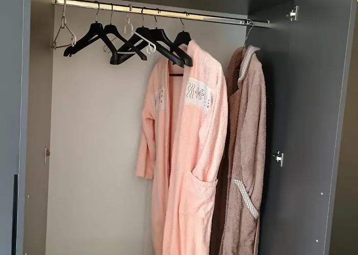 Decent Cozy Lägenhet